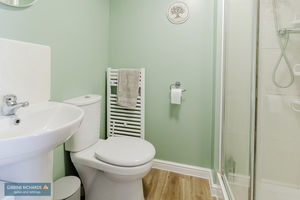 En-Suite- click for photo gallery